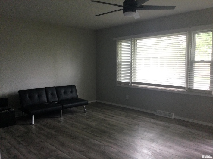 101 TURNER Avenue, Anna, Illinois 62906, 3 Bedrooms Bedrooms, 0 ,2 BathroomsBathrooms,Residential,For Sale,TURNER,0,RMAQC4262699