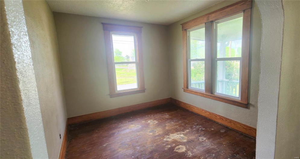 2311 State Street, Chester, Illinois 62233, 2 Bedrooms Bedrooms, 5 Rooms Rooms,1 BathroomBathrooms,Residential,For Sale,State,MAR25027586