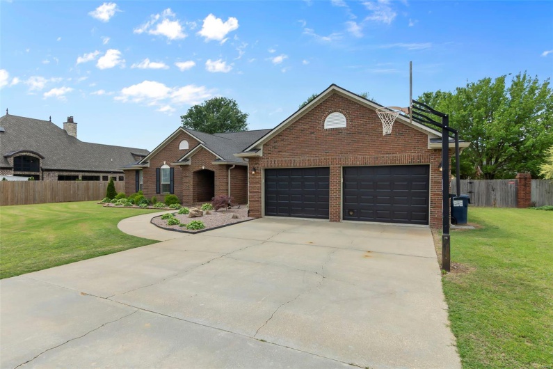 1703 Mallori Circle, Kennett, Missouri 63857, 3 Bedrooms Bedrooms, 10 Rooms Rooms,2 BathroomsBathrooms,Residential,For Sale,Mallori,MAR25027651