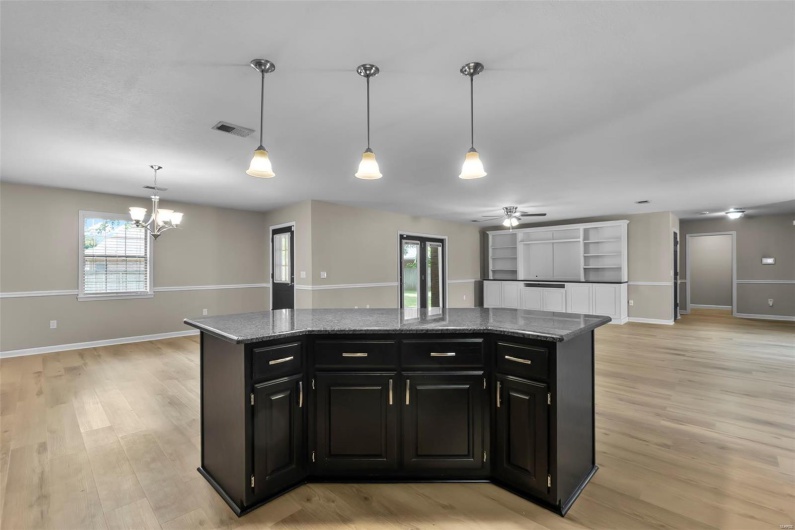 1703 Mallori Circle, Kennett, Missouri 63857, 3 Bedrooms Bedrooms, 10 Rooms Rooms,2 BathroomsBathrooms,Residential,For Sale,Mallori,MAR25027651