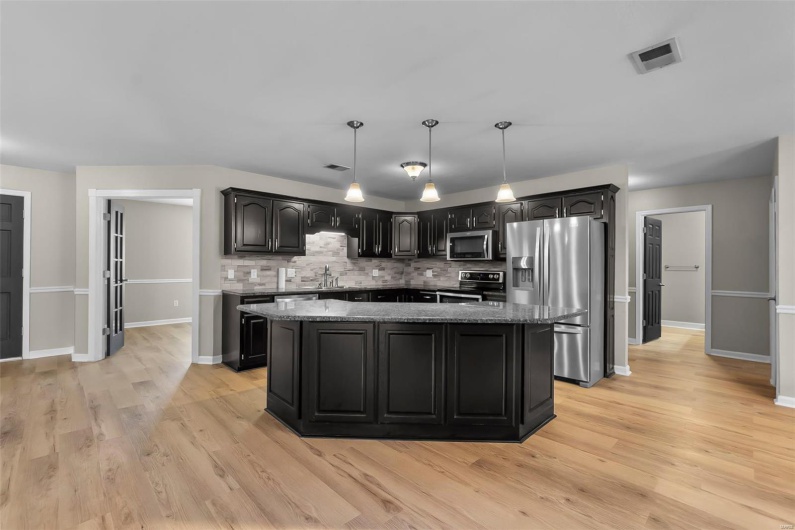 1703 Mallori Circle, Kennett, Missouri 63857, 3 Bedrooms Bedrooms, 10 Rooms Rooms,2 BathroomsBathrooms,Residential,For Sale,Mallori,MAR25027651