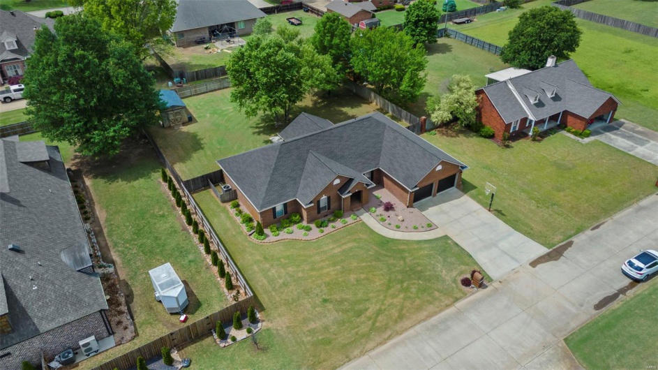 1703 Mallori Circle, Kennett, Missouri 63857, 3 Bedrooms Bedrooms, 10 Rooms Rooms,2 BathroomsBathrooms,Residential,For Sale,Mallori,MAR25027651