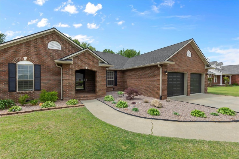 1703 Mallori Circle, Kennett, Missouri 63857, 3 Bedrooms Bedrooms, 10 Rooms Rooms,2 BathroomsBathrooms,Residential,For Sale,Mallori,MAR25027651