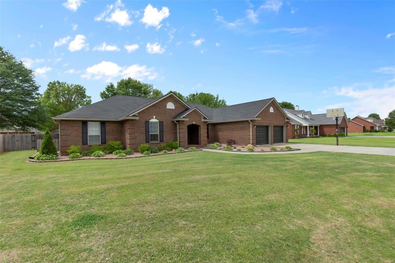 1703 Mallori Circle, Kennett, Missouri 63857, 3 Bedrooms Bedrooms, 10 Rooms Rooms,2 BathroomsBathrooms,Residential,For Sale,Mallori,MAR25027651