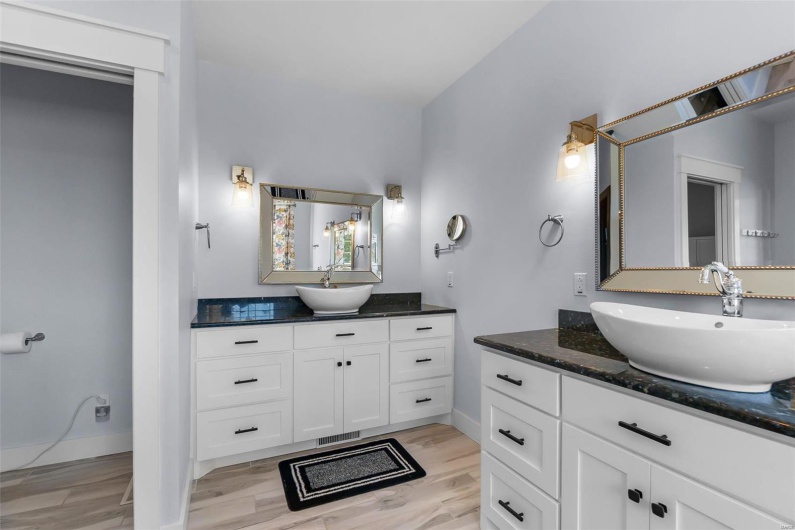 165 Kingsborough Court, Jackson, Missouri 63755, 6 Bedrooms Bedrooms, 8 Rooms Rooms,5 BathroomsBathrooms,Residential,For Sale,Kingsborough,MAR24063467