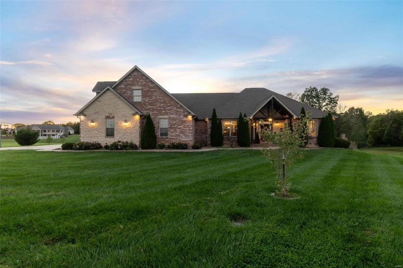 165 Kingsborough Court, Jackson, Missouri 63755, 6 Bedrooms Bedrooms, 8 Rooms Rooms,5 BathroomsBathrooms,Residential,For Sale,Kingsborough,MAR24063467