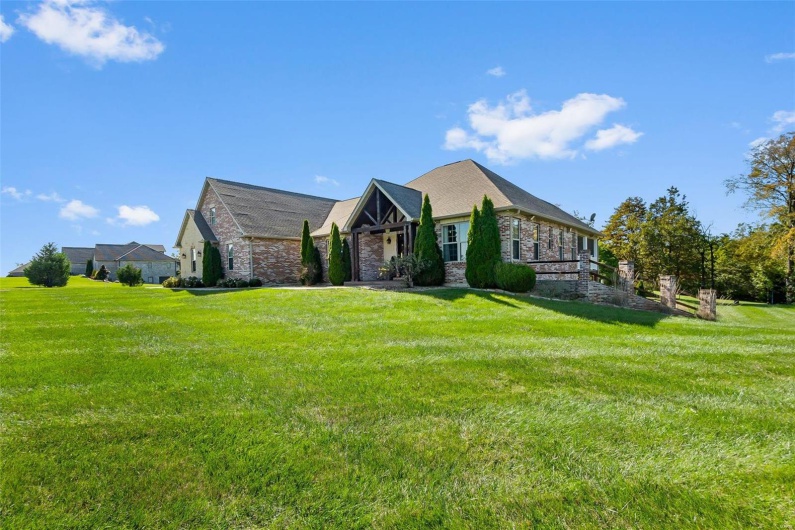 165 Kingsborough Court, Jackson, Missouri 63755, 6 Bedrooms Bedrooms, 8 Rooms Rooms,5 BathroomsBathrooms,Residential,For Sale,Kingsborough,MAR24063467