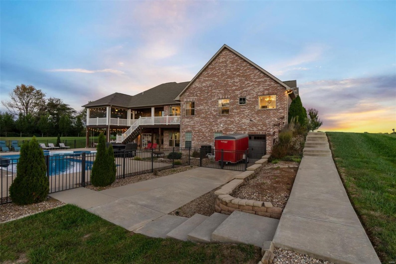 165 Kingsborough Court, Jackson, Missouri 63755, 6 Bedrooms Bedrooms, 8 Rooms Rooms,5 BathroomsBathrooms,Residential,For Sale,Kingsborough,MAR24063467