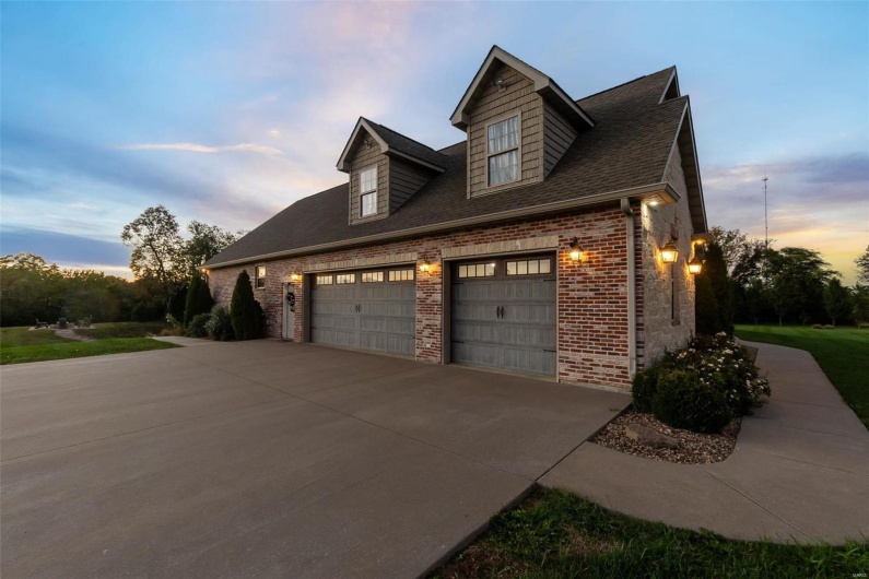 165 Kingsborough Court, Jackson, Missouri 63755, 6 Bedrooms Bedrooms, 8 Rooms Rooms,5 BathroomsBathrooms,Residential,For Sale,Kingsborough,MAR24063467