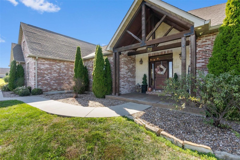 165 Kingsborough Court, Jackson, Missouri 63755, 6 Bedrooms Bedrooms, 8 Rooms Rooms,5 BathroomsBathrooms,Residential,For Sale,Kingsborough,MAR24063467