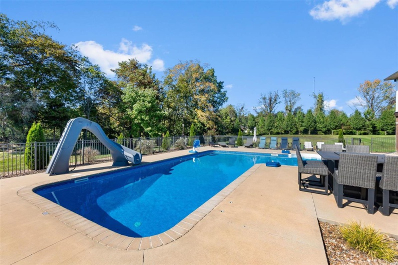 165 Kingsborough Court, Jackson, Missouri 63755, 6 Bedrooms Bedrooms, 8 Rooms Rooms,5 BathroomsBathrooms,Residential,For Sale,Kingsborough,MAR24063467