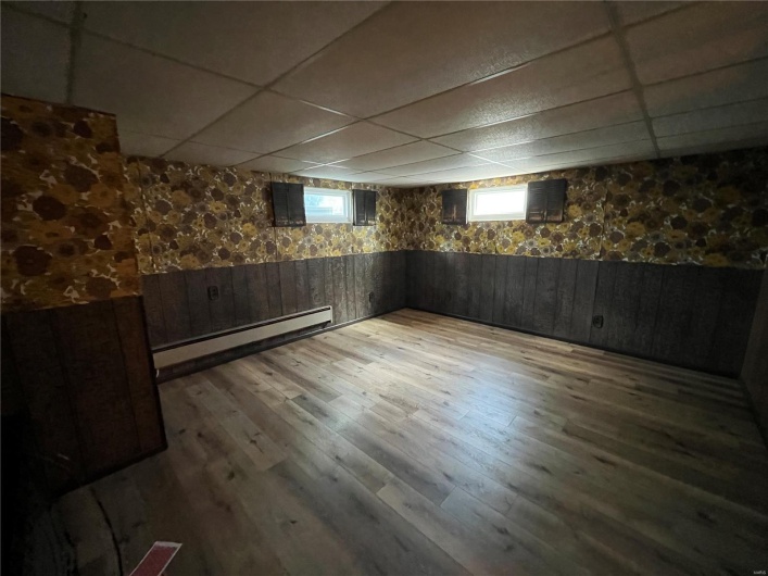 215 Lee St, Fredericktown, Missouri 63645, 3 Bedrooms Bedrooms, 14 Rooms Rooms,2 BathroomsBathrooms,Residential,For Sale,Lee St,MAR25027861