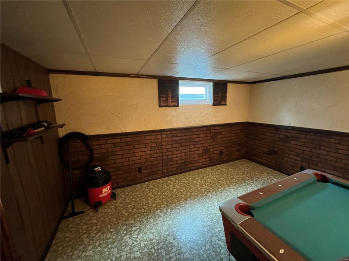 215 Lee St, Fredericktown, Missouri 63645, 3 Bedrooms Bedrooms, 14 Rooms Rooms,2 BathroomsBathrooms,Residential,For Sale,Lee St,MAR25027861