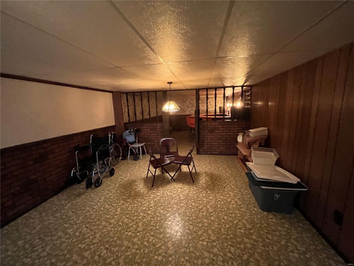 215 Lee St, Fredericktown, Missouri 63645, 3 Bedrooms Bedrooms, 14 Rooms Rooms,2 BathroomsBathrooms,Residential,For Sale,Lee St,MAR25027861