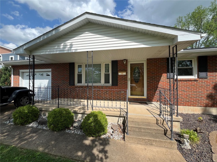 215 Lee St, Fredericktown, Missouri 63645, 3 Bedrooms Bedrooms, 14 Rooms Rooms,2 BathroomsBathrooms,Residential,For Sale,Lee St,MAR25027861