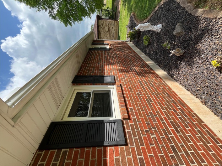 215 Lee St, Fredericktown, Missouri 63645, 3 Bedrooms Bedrooms, 14 Rooms Rooms,2 BathroomsBathrooms,Residential,For Sale,Lee St,MAR25027861