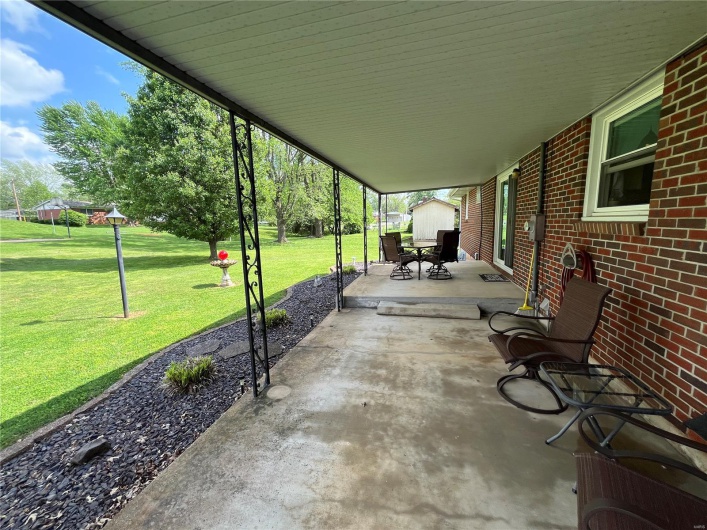 215 Lee St, Fredericktown, Missouri 63645, 3 Bedrooms Bedrooms, 14 Rooms Rooms,2 BathroomsBathrooms,Residential,For Sale,Lee St,MAR25027861