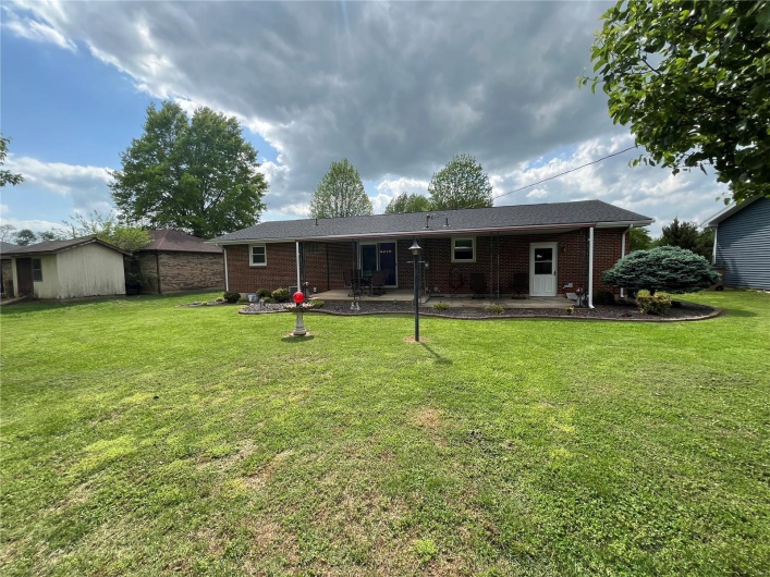 215 Lee St, Fredericktown, Missouri 63645, 3 Bedrooms Bedrooms, 14 Rooms Rooms,2 BathroomsBathrooms,Residential,For Sale,Lee St,MAR25027861