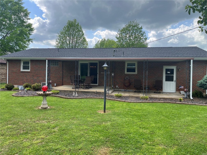 215 Lee St, Fredericktown, Missouri 63645, 3 Bedrooms Bedrooms, 14 Rooms Rooms,2 BathroomsBathrooms,Residential,For Sale,Lee St,MAR25027861