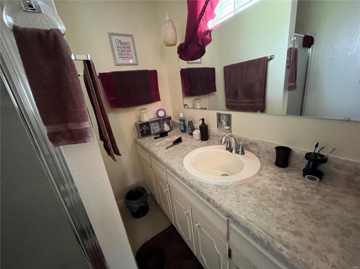 215 Lee St, Fredericktown, Missouri 63645, 3 Bedrooms Bedrooms, 14 Rooms Rooms,2 BathroomsBathrooms,Residential,For Sale,Lee St,MAR25027861
