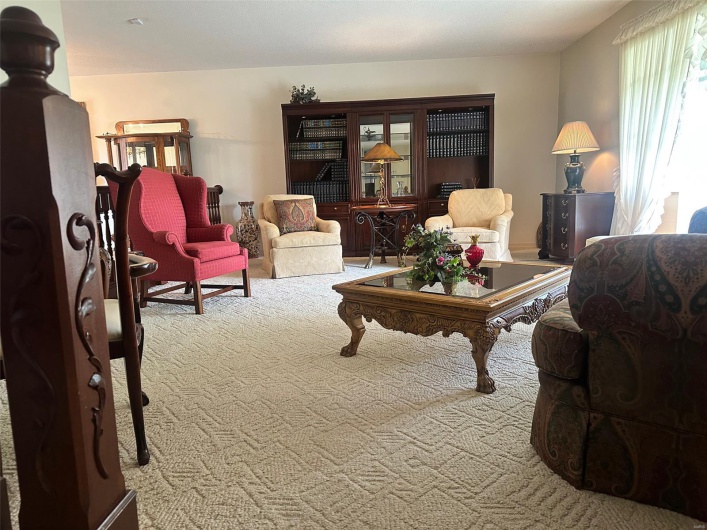 109 Link Drive, Sikeston, Missouri 63801, 3 Bedrooms Bedrooms, 9 Rooms Rooms,2 BathroomsBathrooms,Residential,For Sale,Link,MAR25027657