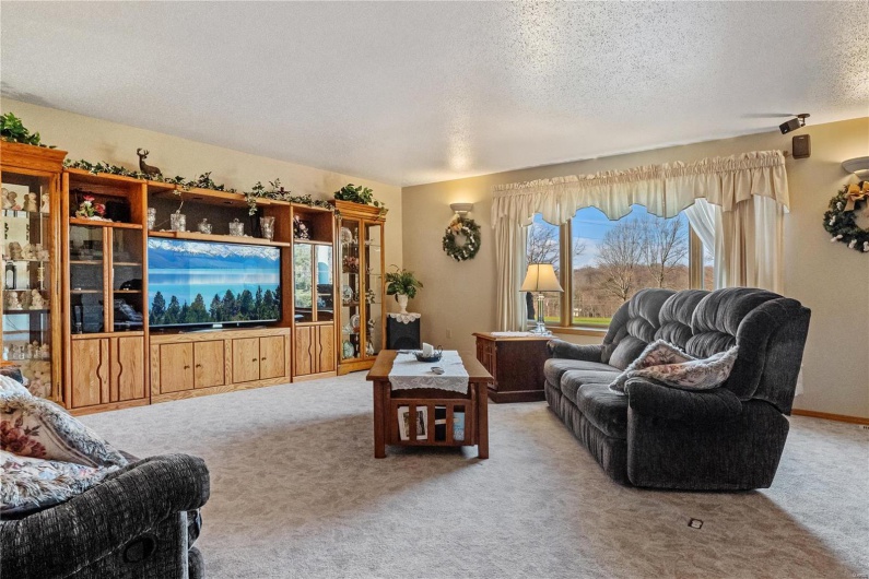 253 Sapphire Lane, Jackson, Missouri 63755, 4 Bedrooms Bedrooms, 7 Rooms Rooms,3 BathroomsBathrooms,Residential,For Sale,Sapphire Lane,MAR25000060