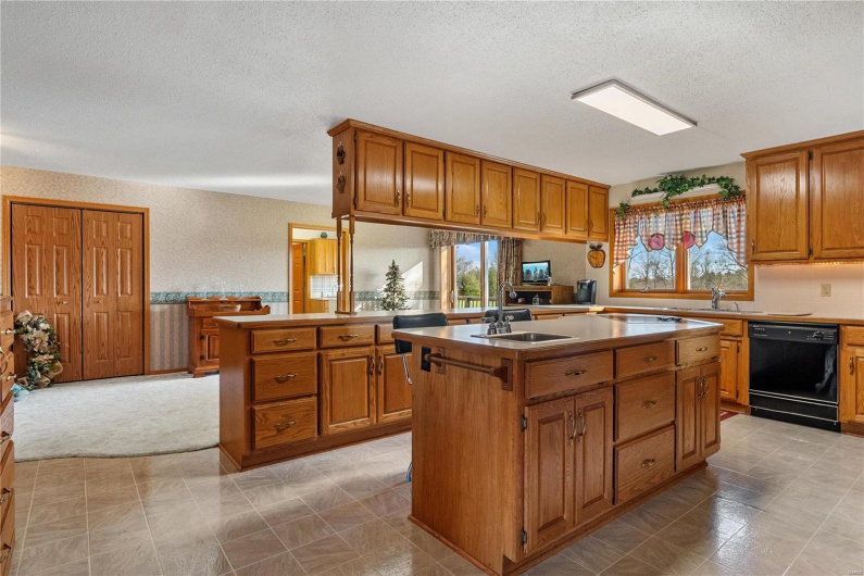 253 Sapphire Lane, Jackson, Missouri 63755, 4 Bedrooms Bedrooms, 7 Rooms Rooms,3 BathroomsBathrooms,Residential,For Sale,Sapphire Lane,MAR25000060