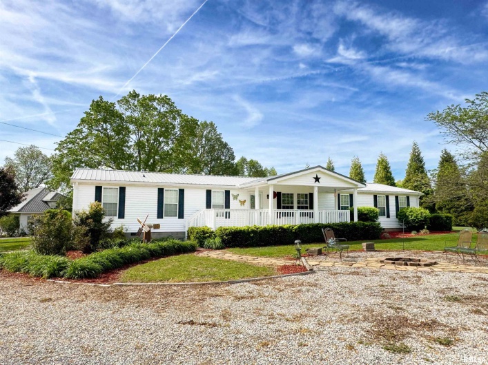 110 COX Lane, Dongola, Illinois 62926, 4 Bedrooms Bedrooms, 0 ,2 BathroomsBathrooms,Residential,For Sale,COX,0,RMAEB457717