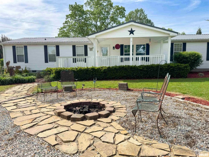110 COX Lane, Dongola, Illinois 62926, 4 Bedrooms Bedrooms, 0 ,2 BathroomsBathrooms,Residential,For Sale,COX,0,RMAEB457717