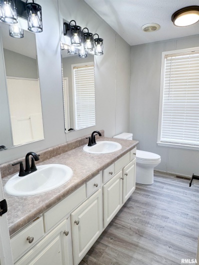 110 COX Lane, Dongola, Illinois 62926, 4 Bedrooms Bedrooms, 0 ,2 BathroomsBathrooms,Residential,For Sale,COX,0,RMAEB457717