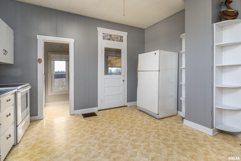 5825 Moscow Road, Dongola, Illinois 62926, 4 Bedrooms Bedrooms, 0 ,1 BathroomBathrooms,Residential,For Sale,Moscow,0,RMAEB457719