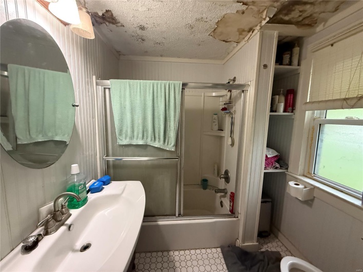 420 Cape Rock Drive, Cape Girardeau, Missouri 63701, 3 Bedrooms Bedrooms, 7 Rooms Rooms,2 BathroomsBathrooms,Residential,For Sale,Cape Rock,MAR25026830