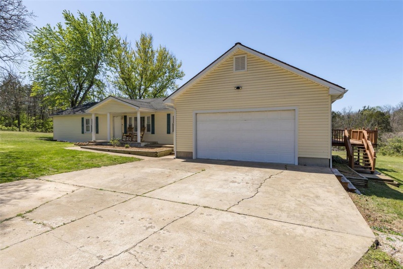 5411 Hillsboro Road, Farmington, Missouri 63640, 4 Bedrooms Bedrooms, 8 Rooms Rooms,2 BathroomsBathrooms,Residential,For Sale,Hillsboro,MAR25023482