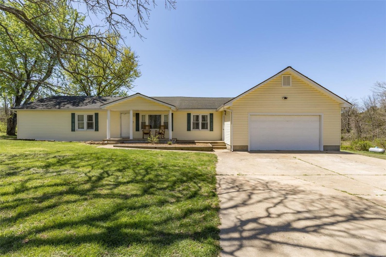 5411 Hillsboro Road, Farmington, Missouri 63640, 4 Bedrooms Bedrooms, 8 Rooms Rooms,2 BathroomsBathrooms,Residential,For Sale,Hillsboro,MAR25023482