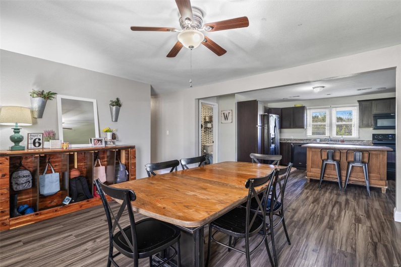 5411 Hillsboro Road, Farmington, Missouri 63640, 4 Bedrooms Bedrooms, 8 Rooms Rooms,2 BathroomsBathrooms,Residential,For Sale,Hillsboro,MAR25023482