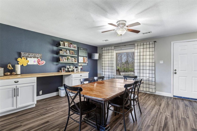 5411 Hillsboro Road, Farmington, Missouri 63640, 4 Bedrooms Bedrooms, 8 Rooms Rooms,2 BathroomsBathrooms,Residential,For Sale,Hillsboro,MAR25023482