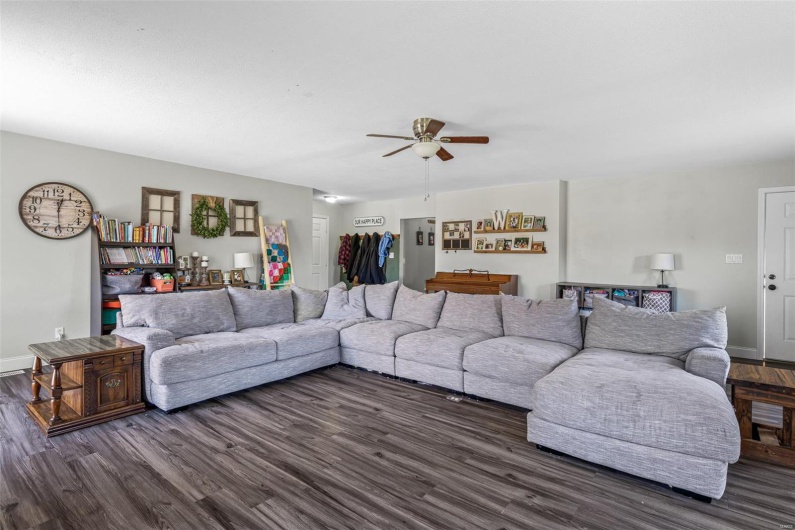 5411 Hillsboro Road, Farmington, Missouri 63640, 4 Bedrooms Bedrooms, 8 Rooms Rooms,2 BathroomsBathrooms,Residential,For Sale,Hillsboro,MAR25023482