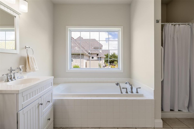 412 Wellington Place, Farmington, Missouri 63640, 3 Bedrooms Bedrooms, 9 Rooms Rooms,2 BathroomsBathrooms,Residential,For Sale,Wellington Place,MAR25026784
