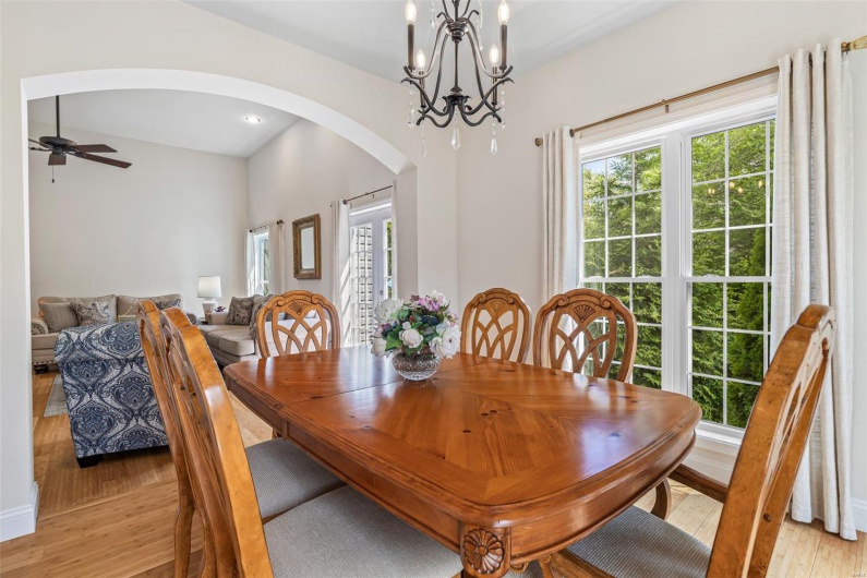412 Wellington Place, Farmington, Missouri 63640, 3 Bedrooms Bedrooms, 9 Rooms Rooms,2 BathroomsBathrooms,Residential,For Sale,Wellington Place,MAR25026784
