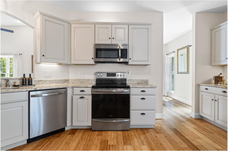 412 Wellington Place, Farmington, Missouri 63640, 3 Bedrooms Bedrooms, 9 Rooms Rooms,2 BathroomsBathrooms,Residential,For Sale,Wellington Place,MAR25026784