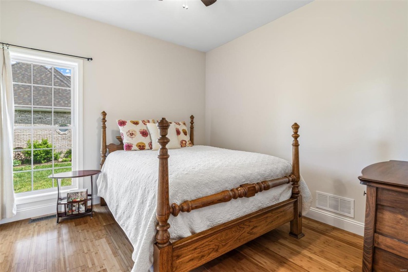 412 Wellington Place, Farmington, Missouri 63640, 3 Bedrooms Bedrooms, 9 Rooms Rooms,2 BathroomsBathrooms,Residential,For Sale,Wellington Place,MAR25026784