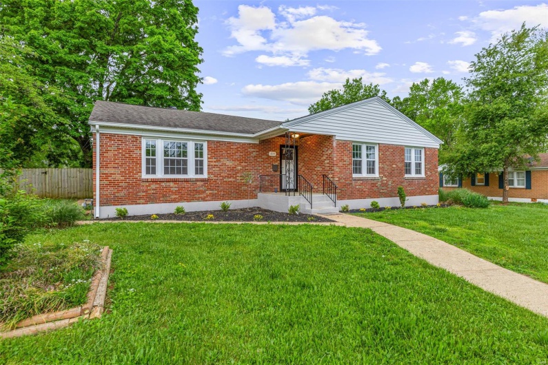 614 Stam Street, Farmington, Missouri 63640, 4 Bedrooms Bedrooms, 10 Rooms Rooms,3 BathroomsBathrooms,Residential,For Sale,Stam,MAR25027451
