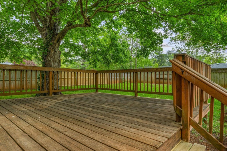 614 Stam Street, Farmington, Missouri 63640, 4 Bedrooms Bedrooms, 10 Rooms Rooms,3 BathroomsBathrooms,Residential,For Sale,Stam,MAR25027451
