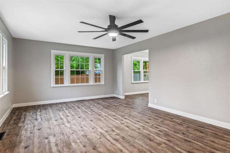 614 Stam Street, Farmington, Missouri 63640, 4 Bedrooms Bedrooms, 10 Rooms Rooms,3 BathroomsBathrooms,Residential,For Sale,Stam,MAR25027451