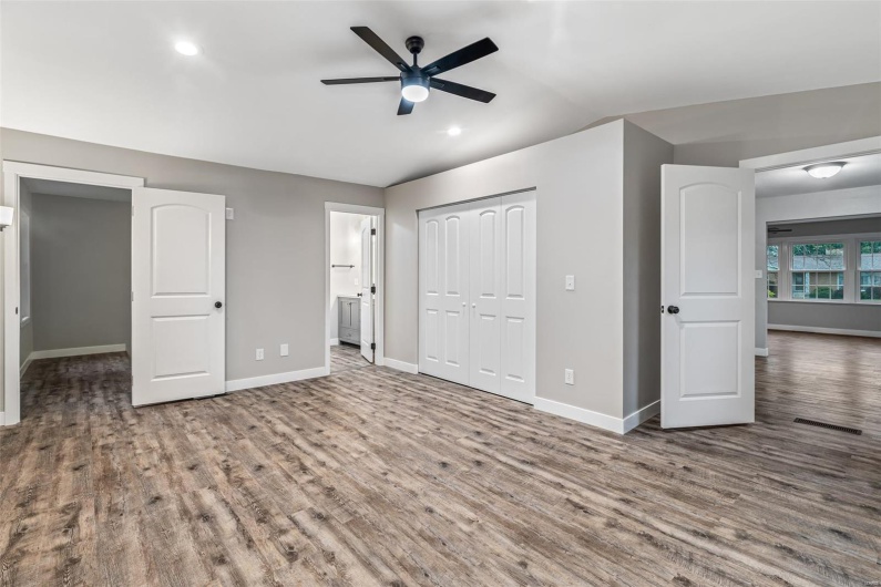 614 Stam Street, Farmington, Missouri 63640, 4 Bedrooms Bedrooms, 10 Rooms Rooms,3 BathroomsBathrooms,Residential,For Sale,Stam,MAR25027451