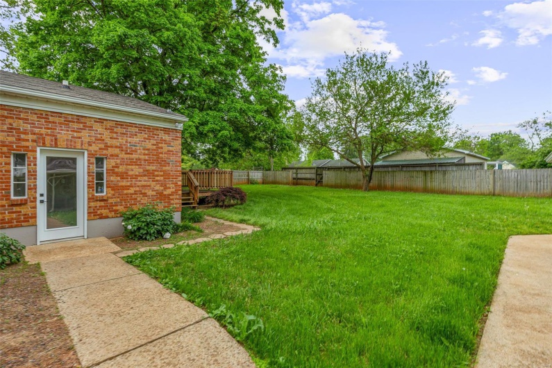 614 Stam Street, Farmington, Missouri 63640, 4 Bedrooms Bedrooms, 10 Rooms Rooms,3 BathroomsBathrooms,Residential,For Sale,Stam,MAR25027451