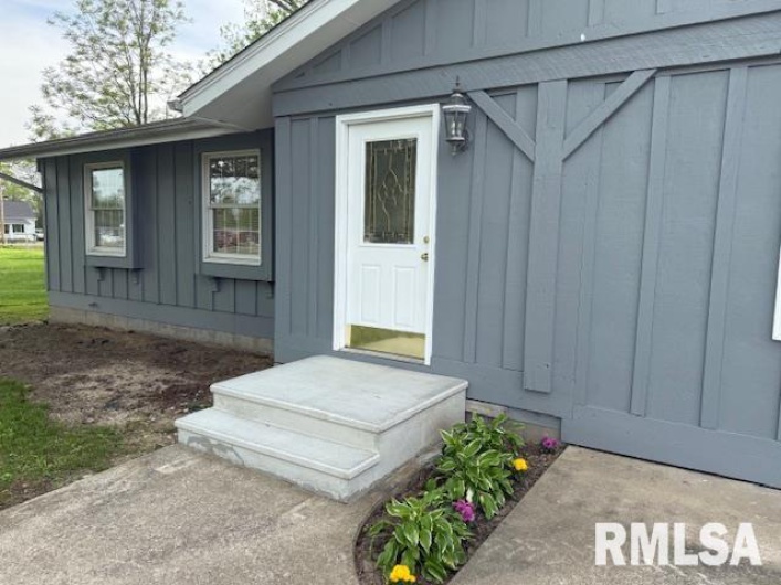 301 PERSHING Street, Energy, Illinois 62933, 3 Bedrooms Bedrooms, 0 ,0,Residential,For Sale,PERSHING,0,RMAEB457730