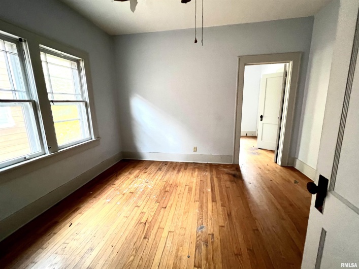 610 ELM Street, Carbondale, Illinois 62901, 3 Bedrooms Bedrooms, 0 ,1 BathroomBathrooms,Residential,For Sale,ELM,0,RMAEB451342