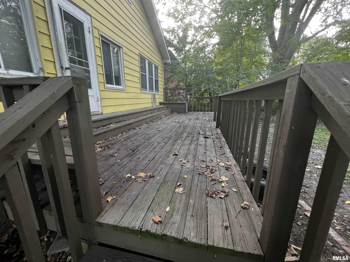 610 ELM Street, Carbondale, Illinois 62901, 3 Bedrooms Bedrooms, 0 ,1 BathroomBathrooms,Residential,For Sale,ELM,0,RMAEB451342