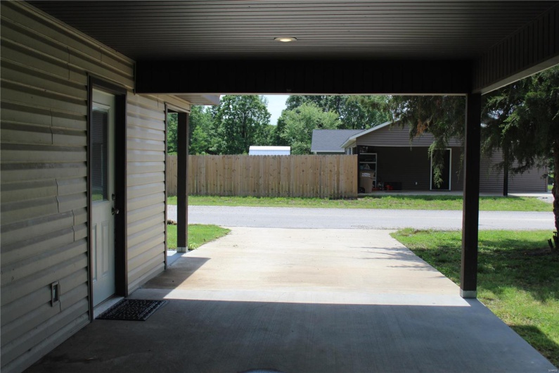 305 Corban Circle, Poplar Bluff, Missouri 63901, 3 Bedrooms Bedrooms, 7 Rooms Rooms,1 BathroomBathrooms,Residential,For Sale,Corban,MAR25028045